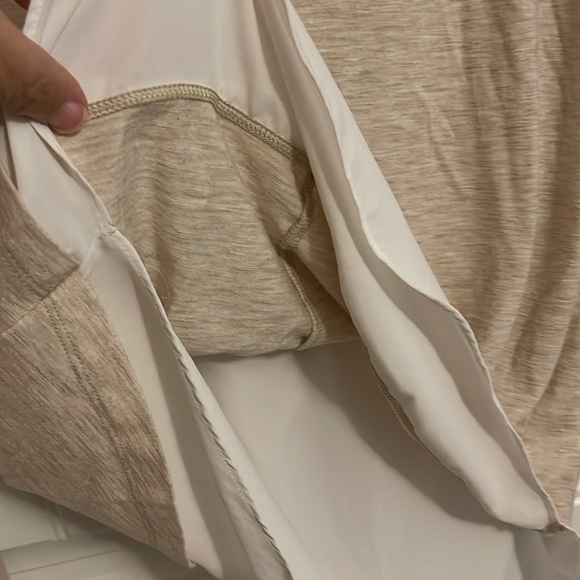 White House Black Market cream‎ with white underlay long sleeve V-neck women’s S - Picture 12 of 13